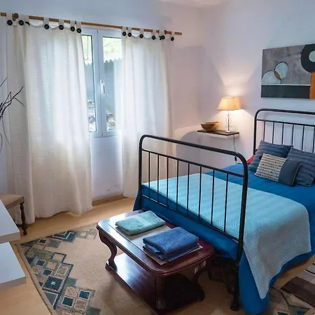 Spacious House In With Terrace And Parking Included