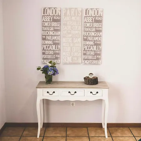 Spacious House In With Terrace And Parking Included Nyaraló *