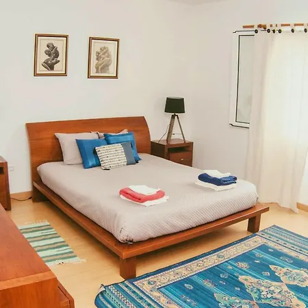 Spacious House In With Terrace And Parking Included Сантана