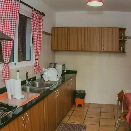 Semesterbostad Spacious House In With Terrace And Parking Included *